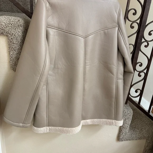 NWT Astr The Label Revolve Francine Faux Leather Shearling Jacket Size XL - Picture 9 of 9